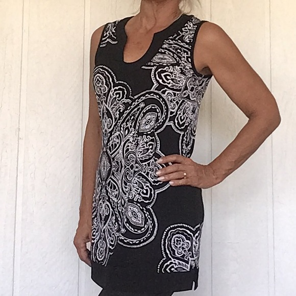 WHITE HOUSE BLACK MARKET PRINTED TUNIC TOP SIZE SMALL - Picture 3 of 12